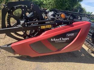 2021 MacDon Industries FD135