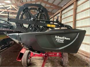 2018 MacDon Industries FD140