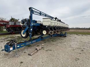 2000 Kinze 3600