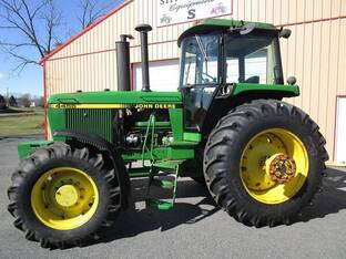 1989 John Deere 4455