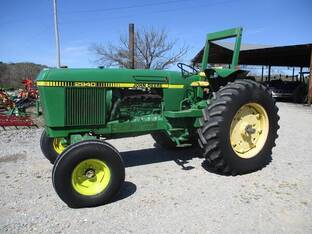 John Deere 2940