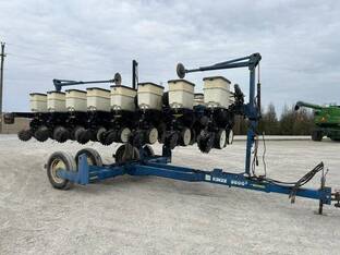 2002 Kinze 3500