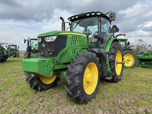 2022 John Deere 6215R