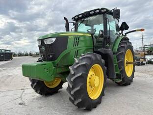 2022 John Deere 6215R