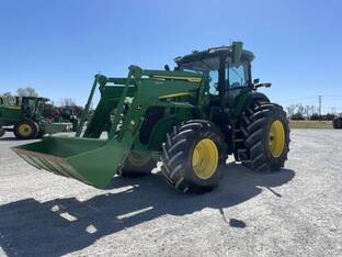 2023 John Deere 7R 230