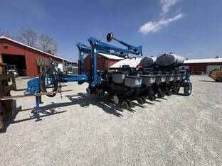 2015 Kinze 4900