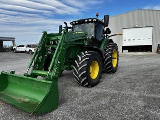 2022 John Deere 6R 215