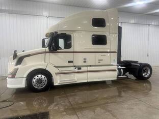 2015 Volvo VNL42T670