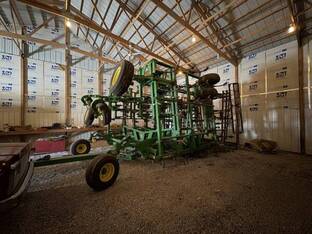 2015 John Deere 2210