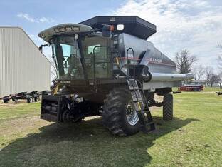 2005 Gleaner R65