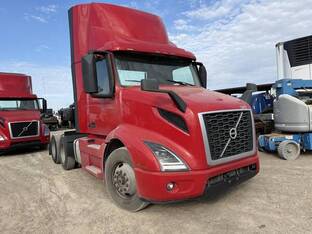 2022 Volvo VNR64T300