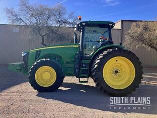 2017 John Deere 8270R