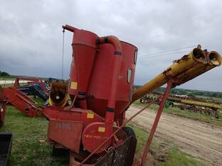 New Holland 352