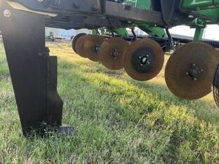 2021 John Deere 2100 RIPPER