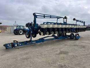 2005 Kinze 3650
