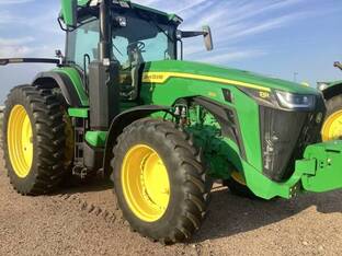 2025 John Deere 8R 250