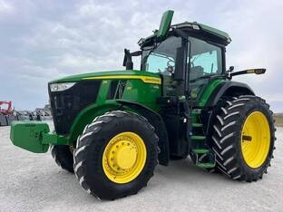 2022 John Deere 7R 210
