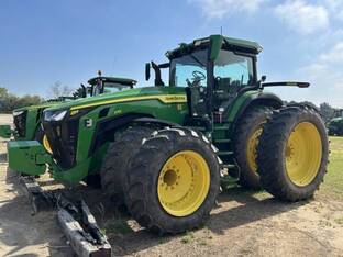 2022 John Deere 8R 370
