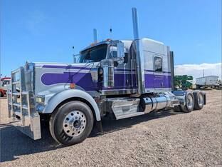 2022 Kenworth W900L