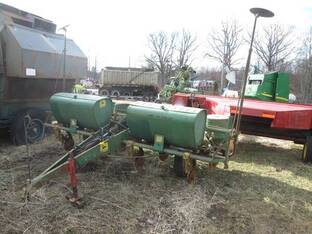 John Deere 1240