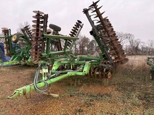 2004 John Deere 637