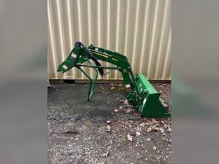 2022 John Deere 220R