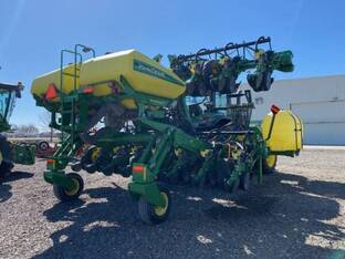 2016 John Deere 1725 CCS