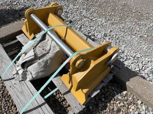 John Deere SKID STEER QUICK ATTACH