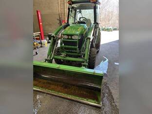 2008 John Deere 3320
