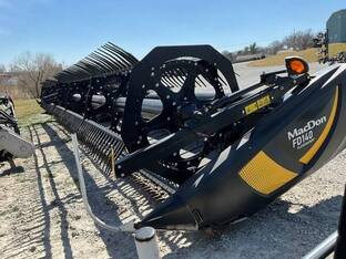 2018 MacDon Industries FD140