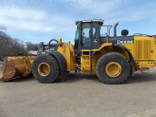 2014 John Deere 744K