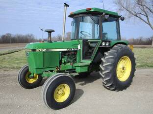 1983 John Deere 2750