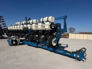 2009 Kinze 3650