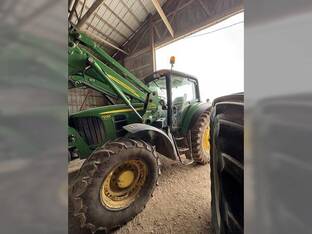 2011 John Deere 7230 Premium