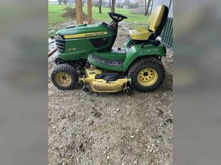 2018 John Deere X738