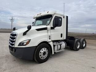 2018 Freightliner CASCADIA 126