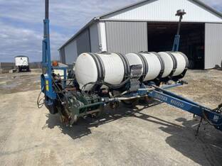 2009 Kinze 3000