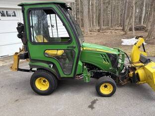2015 John Deere 1025R