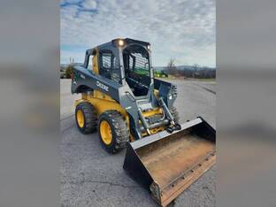 2022 John Deere 330G