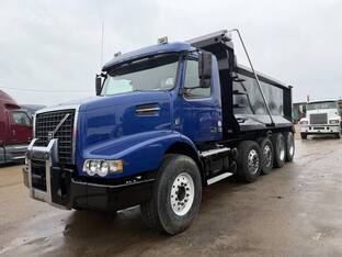 2016 Volvo VHD64B200