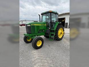 2000 John Deere 7810