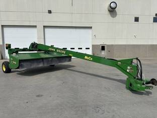 2001 John Deere 946