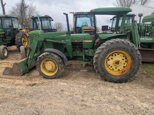 John Deere 2550