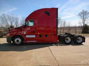 2022 Freightliner CASCADIA 126