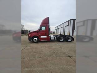 2022 Freightliner CASCADIA 126