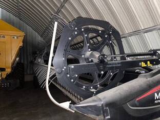 2017 MacDon Industries FD75-35