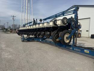 2004 Kinze 3600