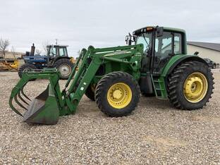 2005 John Deere 7320
