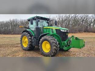 2017 John Deere 7270R