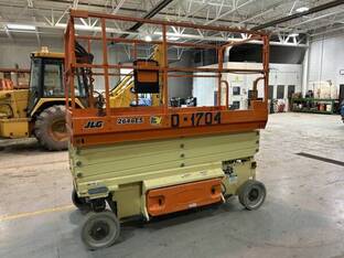 2015 JLG 2646ES
